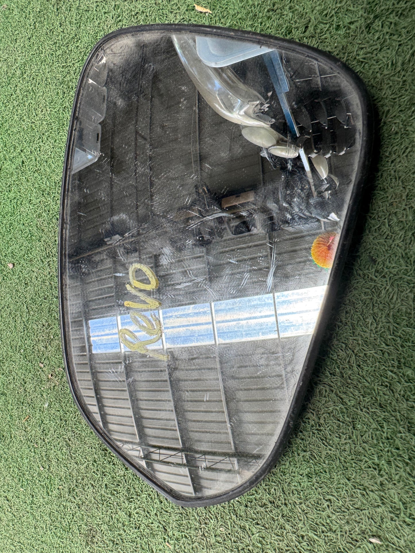 TOYOTA HILUX REVO SIDE MIRROR GLASS LH (SMG018)
