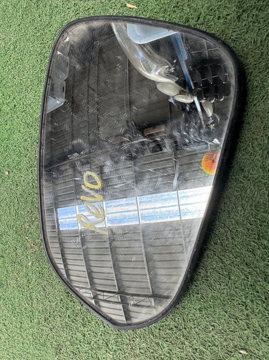 TOYOTA HILUX REVO SIDE MIRROR GLASS LH (SMG018)
