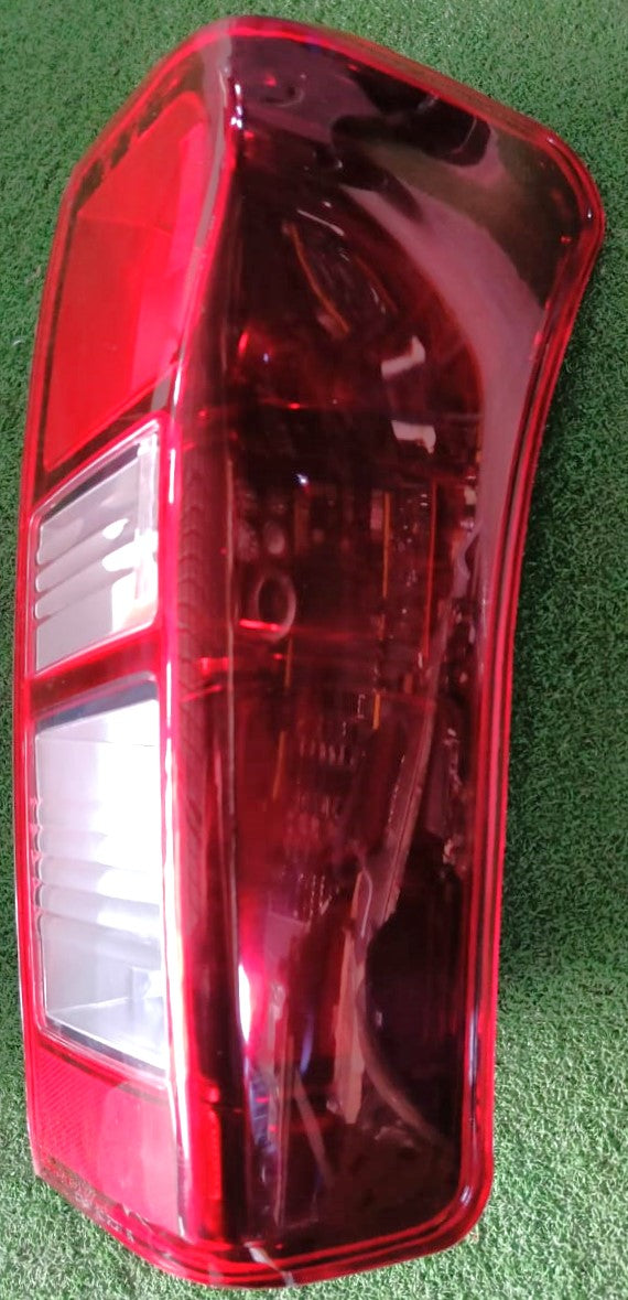 ISUZU DMAX VCROSS 2013 2DOOR TAIL LAMP RH (ISK05F-4036A-RNNX)