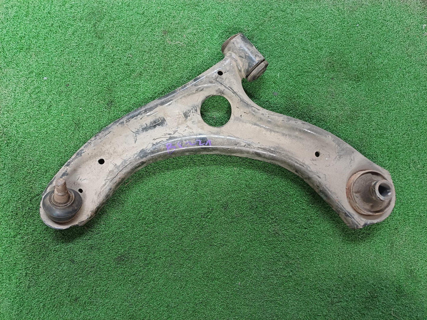 PERODUA BEZZA LOWER ARM RH (U) [LAM069]