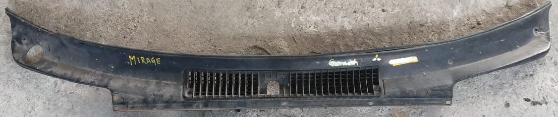 MITSUBISHI MIRAGE WIPER GRILLE LH/RH SET (MB319916)
