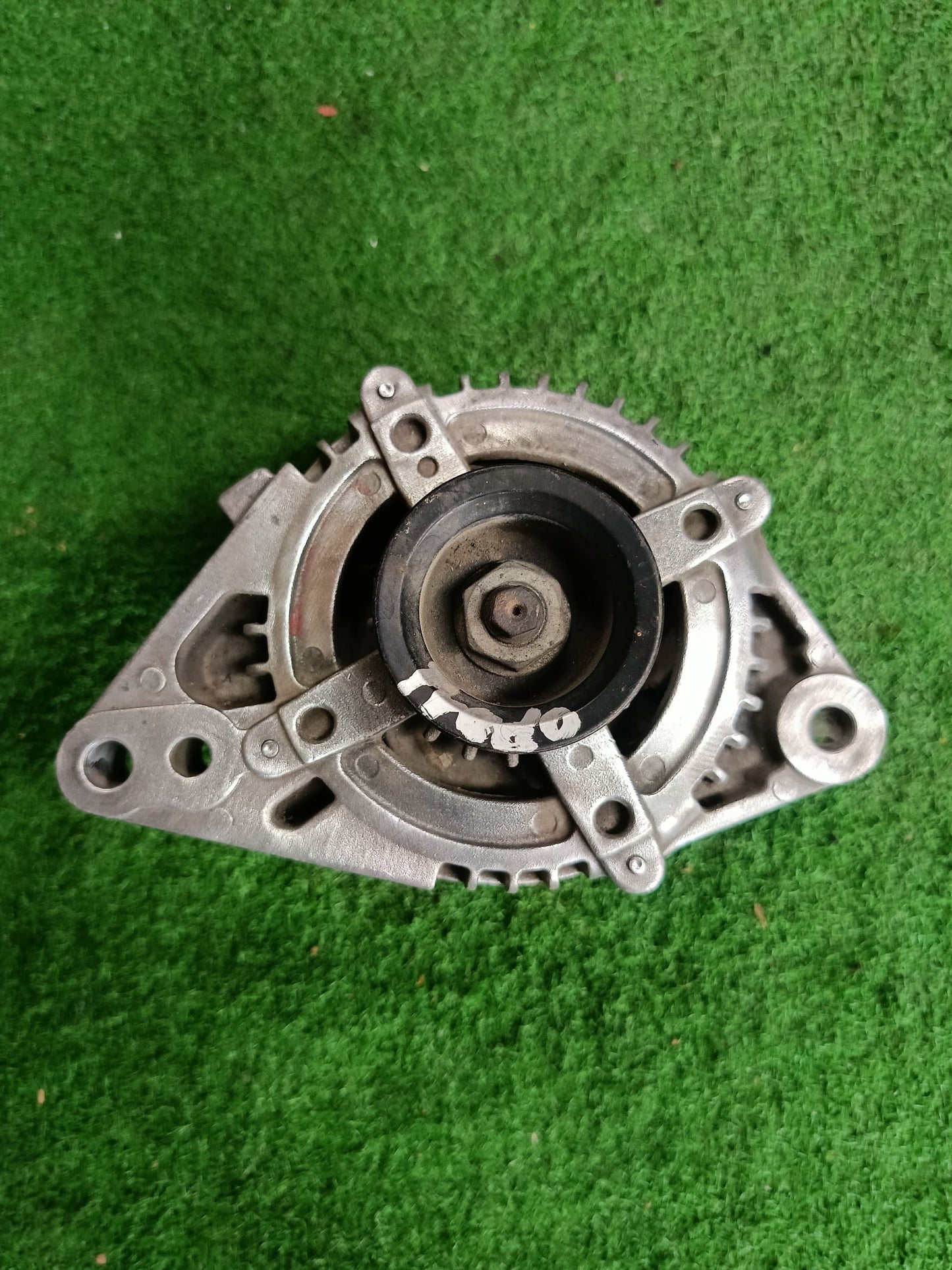 TOYOTA PRADO ALTERNATOR (1000PR001)