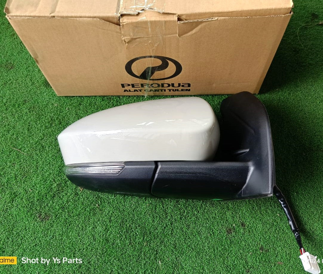 PERODUA ATIVA 1.0 AV 2021 SIDE MIRROR 10 WIRE WITH LAMP (AUTO FOLDABLE) RH (PDT01A-2650T-RPNG) (87910-BZP70) (OEM)