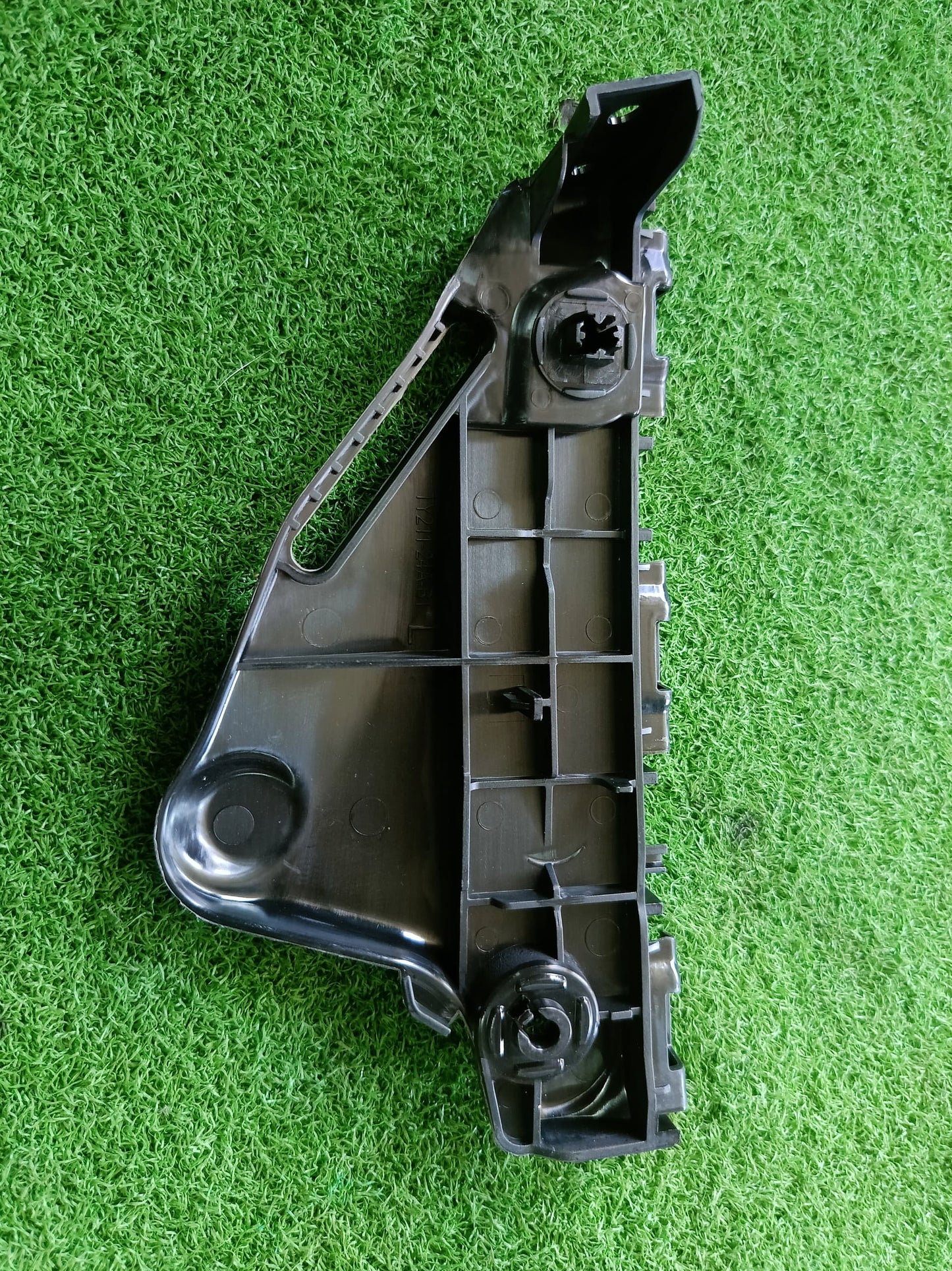 TOYOTA HILUX REVO (GUN125) 2015 2DOOR FRONT BUMPER BRACKET LH (TYN07L-1014B-LNNA)