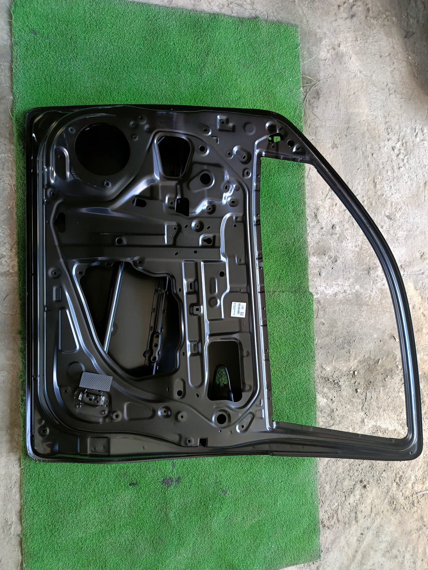 TOYOTA HILUX REVO (GUN125) 2015 2DOOR FRONT DOOR RH (TYN07L-261NA-RNNA)