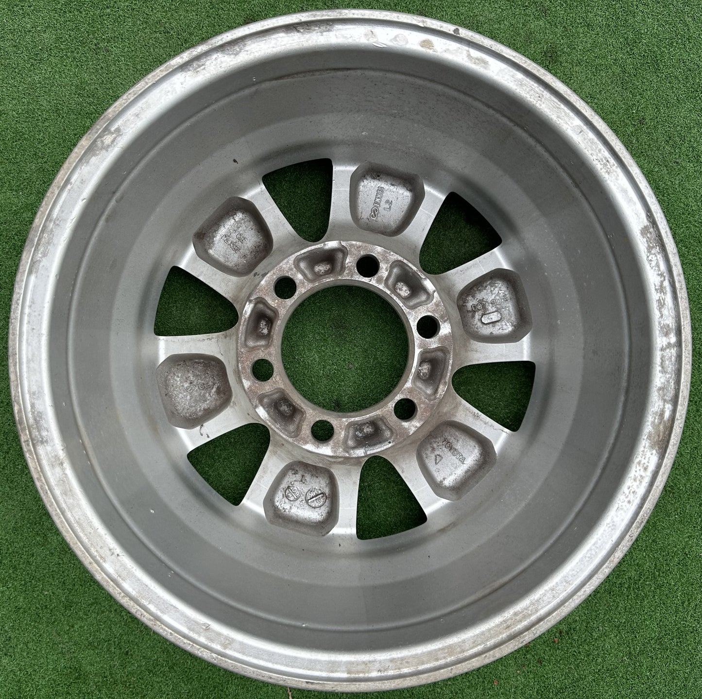 TOYOTA VIGO SR5 6HOLE 15X7J RIM (RIM00006)