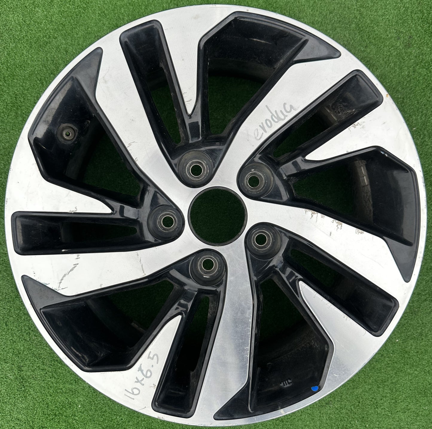 PERODUA BEZZA 5HOLE 16X6.5J RIM (RIM00030)