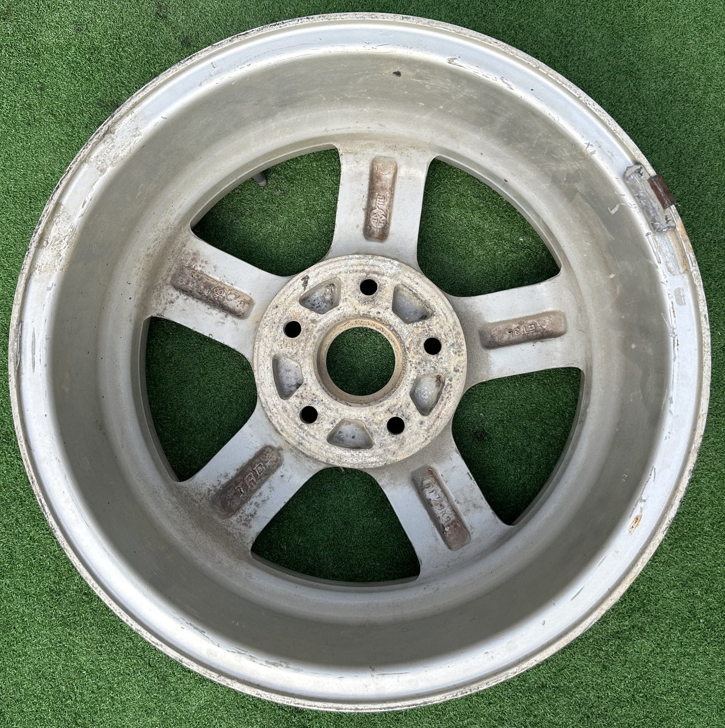 PERODUA KEMBARA 5HOLE 16X5.5JJ RIM (RIM00043)