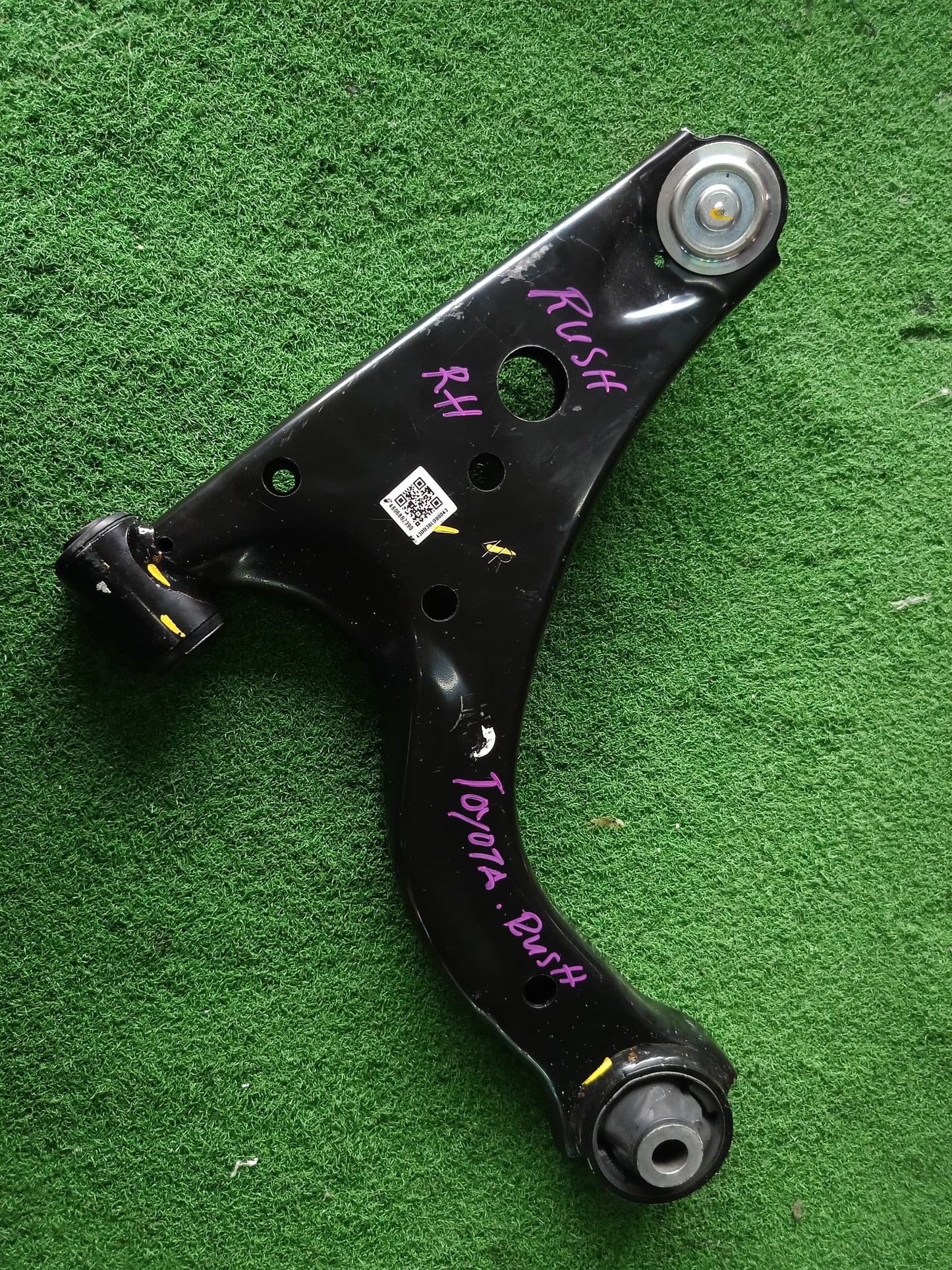TOYOTA RUSH F800 LOWER ARM RH (NEW) (48068-BZ390)
