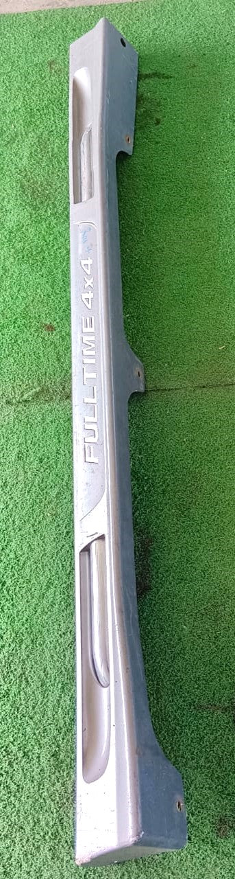 TOYOTA RAV4 SIDE SKIRT SILVER RH (SS002)