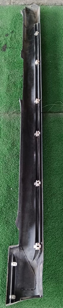RANGER ROVER 4.6 HSE P38 SIDE SKIRT BLACK RH (SS004)