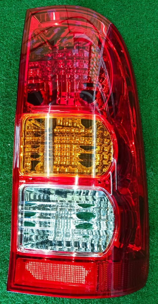 TOYOTA HILUX VIGO (KUN25) 2005 2/4DOOR TAIL LAMP RH (TYN07A-4036A-RNND)