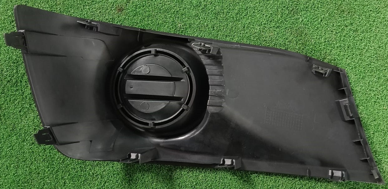TOYOTA FORTUNER 2011 FOG LAMP COVER WITH HOLE LH (TYN07E-403AB-LFNX)