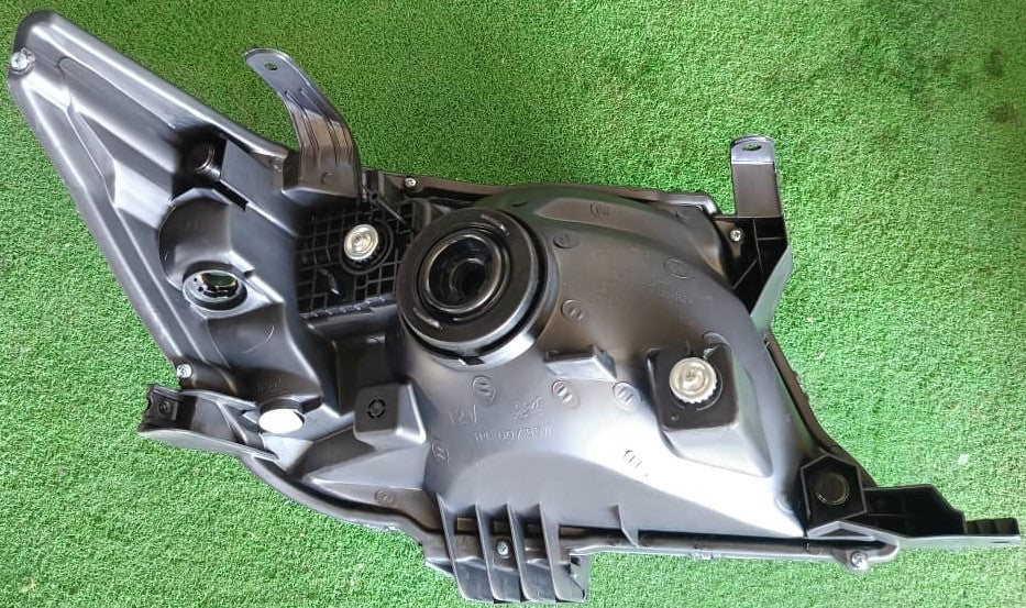 TOYOTA HILUX VIGO (KUN26) 2011 2/4DOOR HEAD LAMP LH (NEW) (TYN07J-4031A-LNNX)