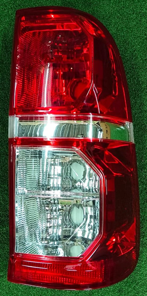 TOYOTA HILUX VIGO (KUN26) 2011 2/4DOOR TAIL LAMP RH (TYN07J-4036A-RNNP)