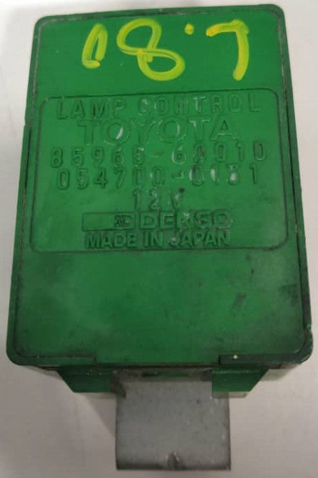 TOYOTA LAND CRUISER L80 LAMP ECU (85965-60010)