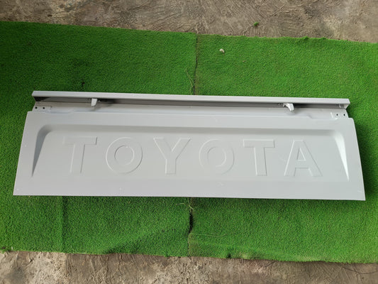 TOYOTA HILUX (LN106) 1990 TAIL GATE  TYN05A-271PB-NNND