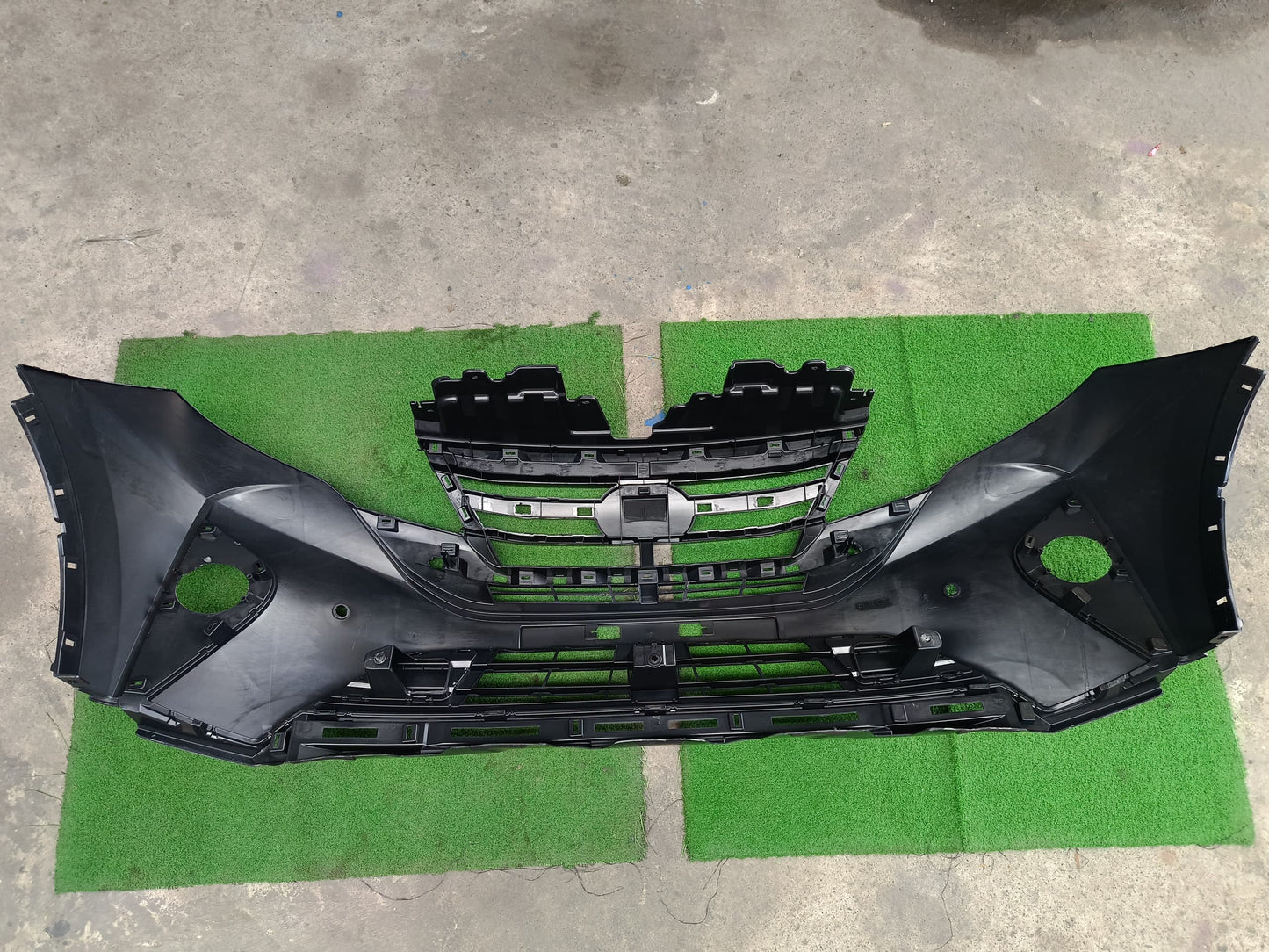 PERODUA ARUZ 1.5 X 2019 FRONT BUMPER (NEW) [PDM02A-1011A-NNNA]