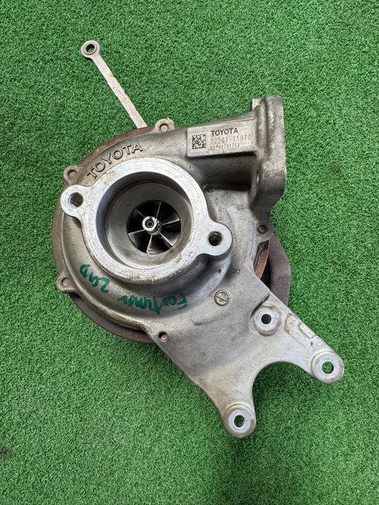 TOYOTA FORTUNER 2GD 2.4 TURBO (17201-11070-1)