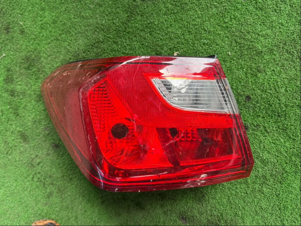 PROTON SAGA VVT TAIL LAMP OUTER LH (PW954653)