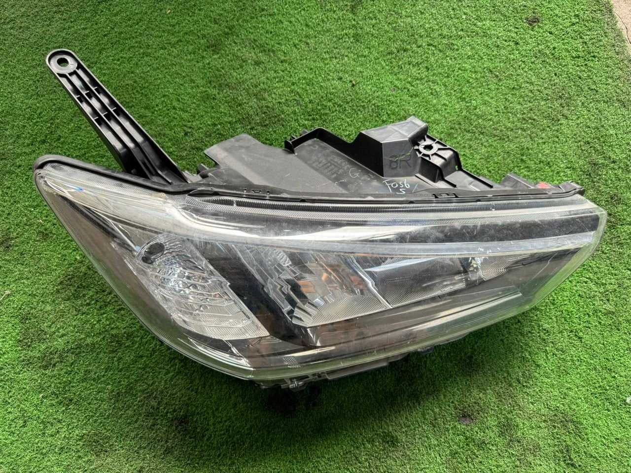 PERODUA BEZZA HEAD LAMP RH (HL0056)