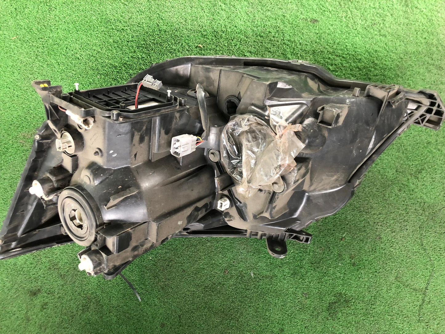 TOYOTA ALHARD HEADLAMP RH (HL0060)