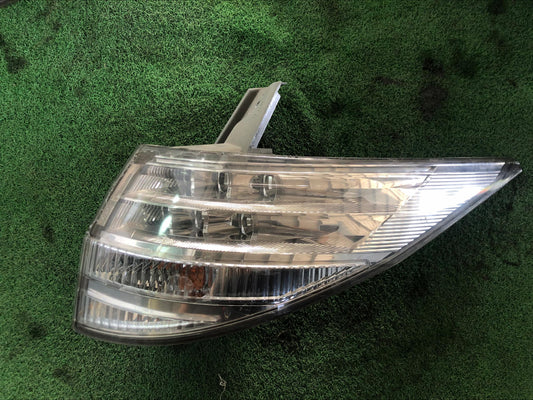 TOYOTA ESTIMA HEADLAMP RH (TL00141)