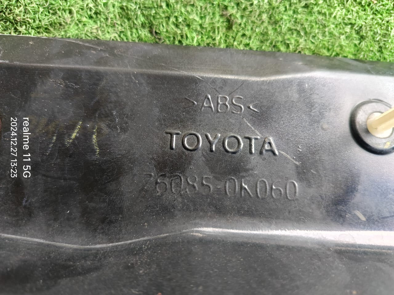 TOYOTA FORTUNER GUN125 SPOILER BLACK (U) [76085-0K060]