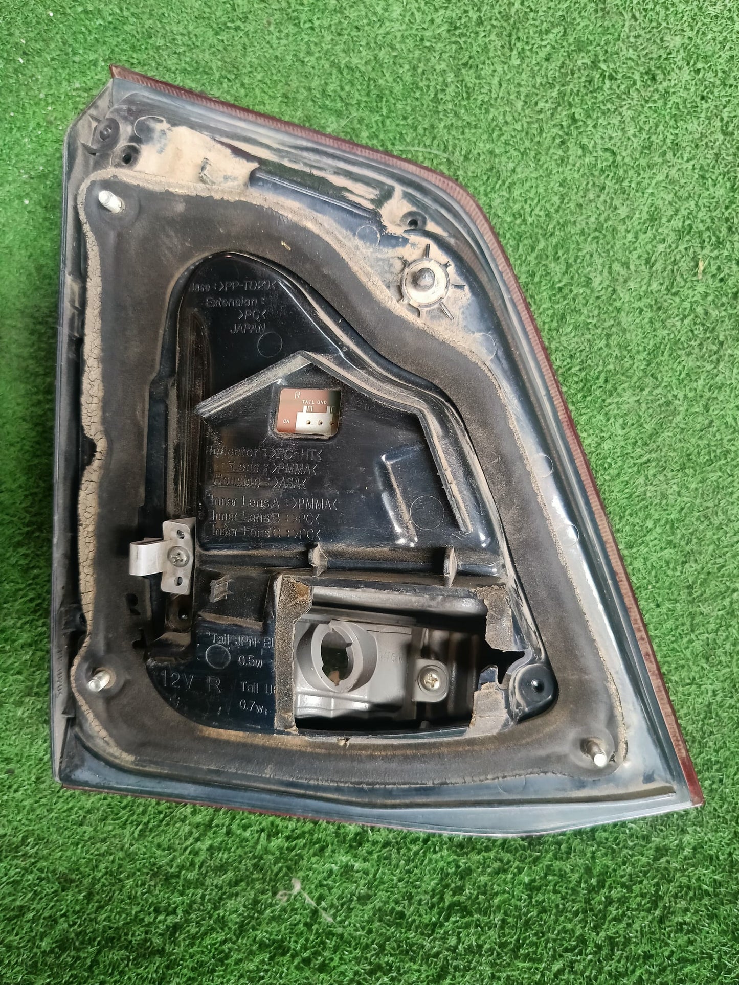 TOYOTA LANDCRUISER L200 TAIL LAMP RH (U) [TL00152]