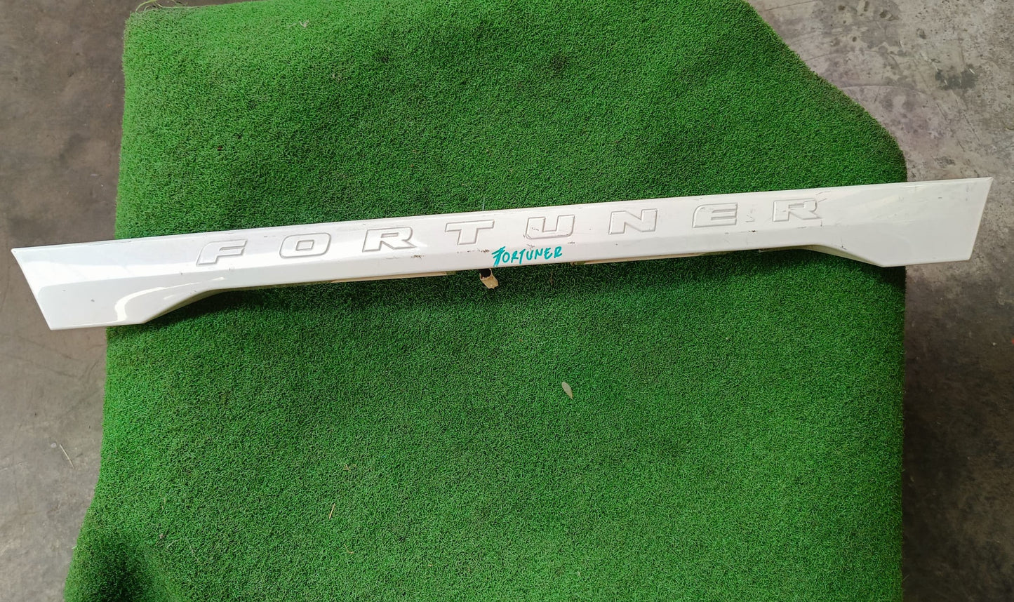 TOYOTA FORTUNER TAILGATE MOLDING (U) [TGM0002]