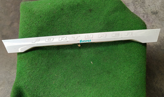 TOYOTA FORTUNER TAILGATE MOLDING (U) [TGM0002]