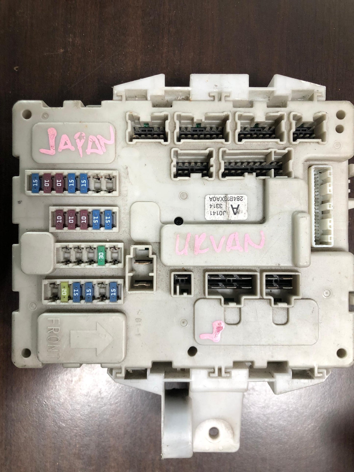 NISSAN URVAN FUSE BOX (284B73XA0A)