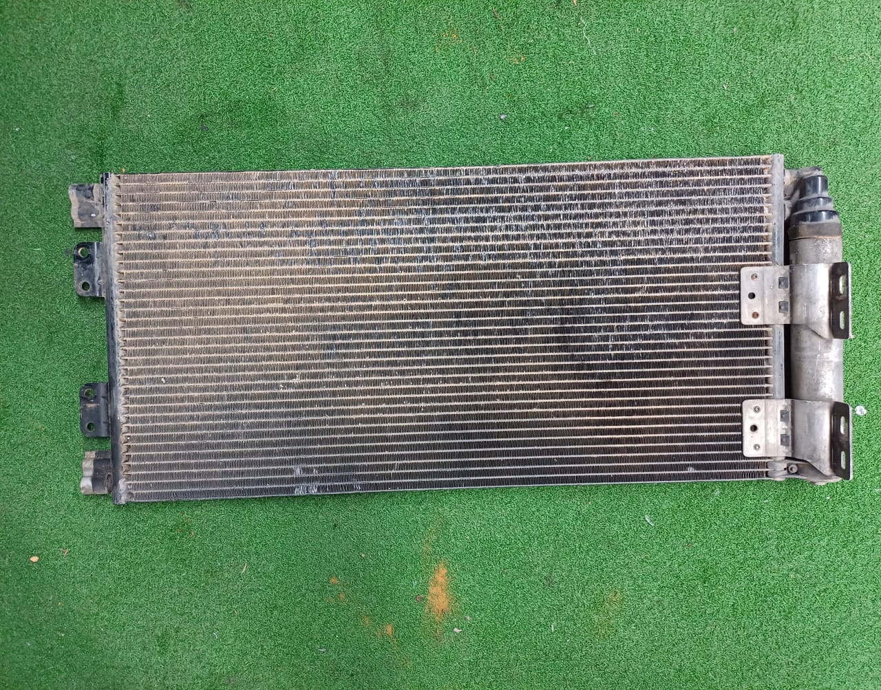 LANDROVER CONDENSER (U)[876922M]