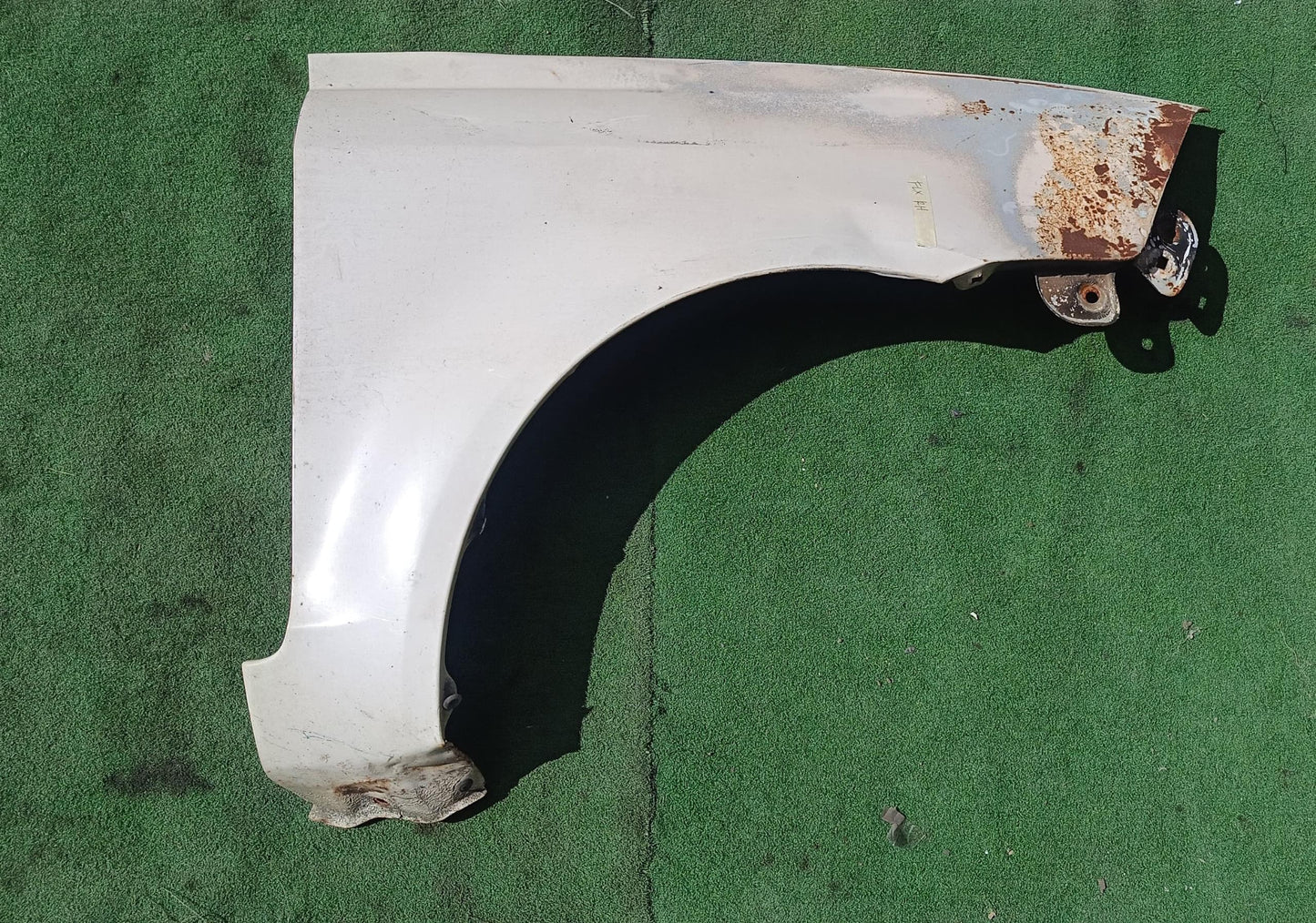 PROTON SAGA FLX FRONT FENDER WHITE RH (FFWH086)