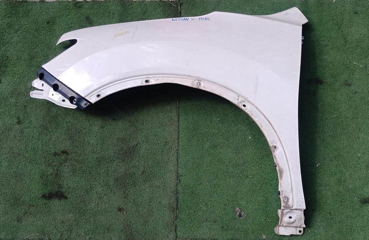 NISSAN X-TRAIL T32 FRONT FENDER WHITE LH (FFWH088)
