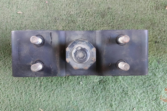 MITSUBISHI TRITON GEARBOX MOUNTING (EM0052)