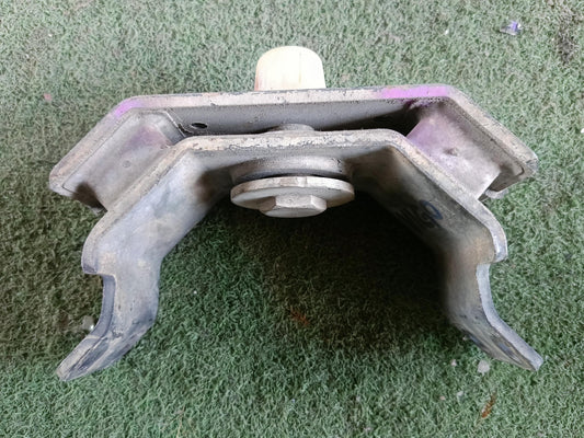 TOYOTA HILUX VIGO GEARBOX MOUNTING (EM0053)