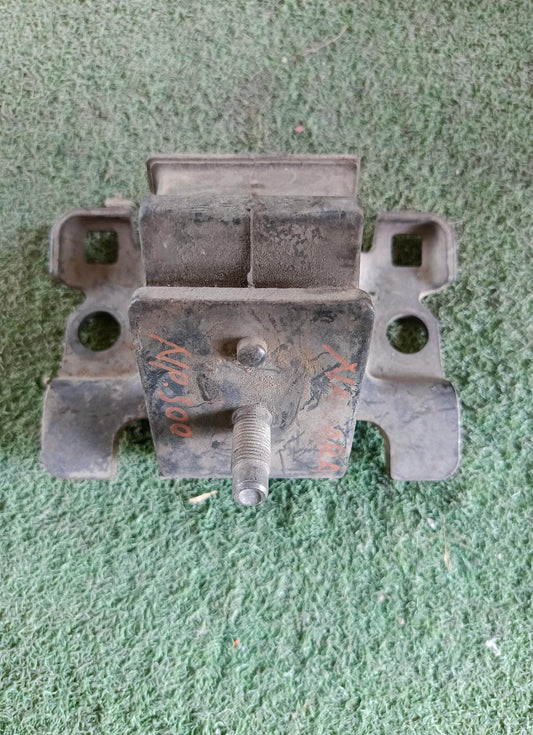 NISSAN NAVARA NP300 ENGINE MOUNTING REAR (EM0058)