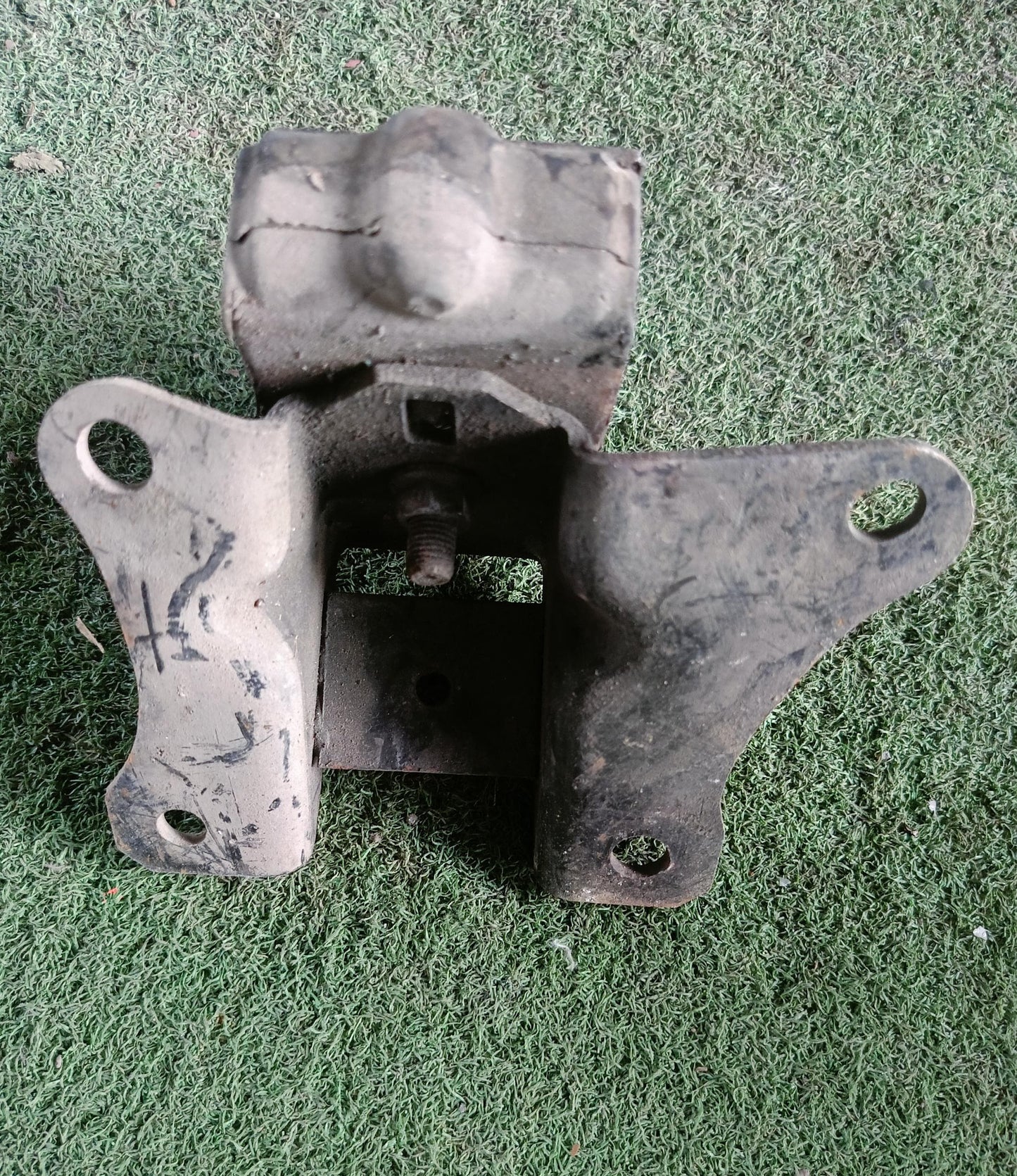 MAZDA BT50 ENGINE MOUNITNG LH/RH (EM0061)