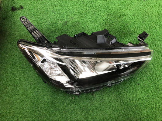 PERODUA BEZZA 1.0 G 2020 HEAD LAMP RIGHT (PDB01C-4031A-RNNA)