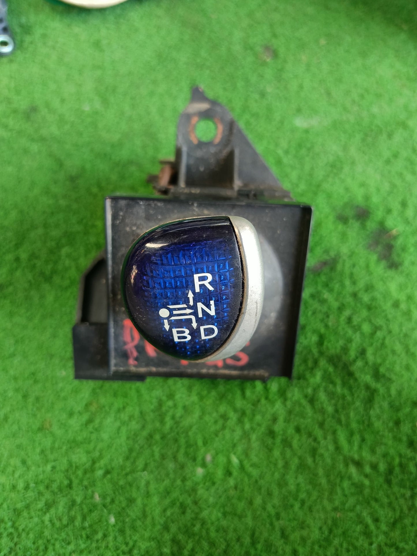 TOYOTA PRIUS GEAR LEVEL (89170-47110)