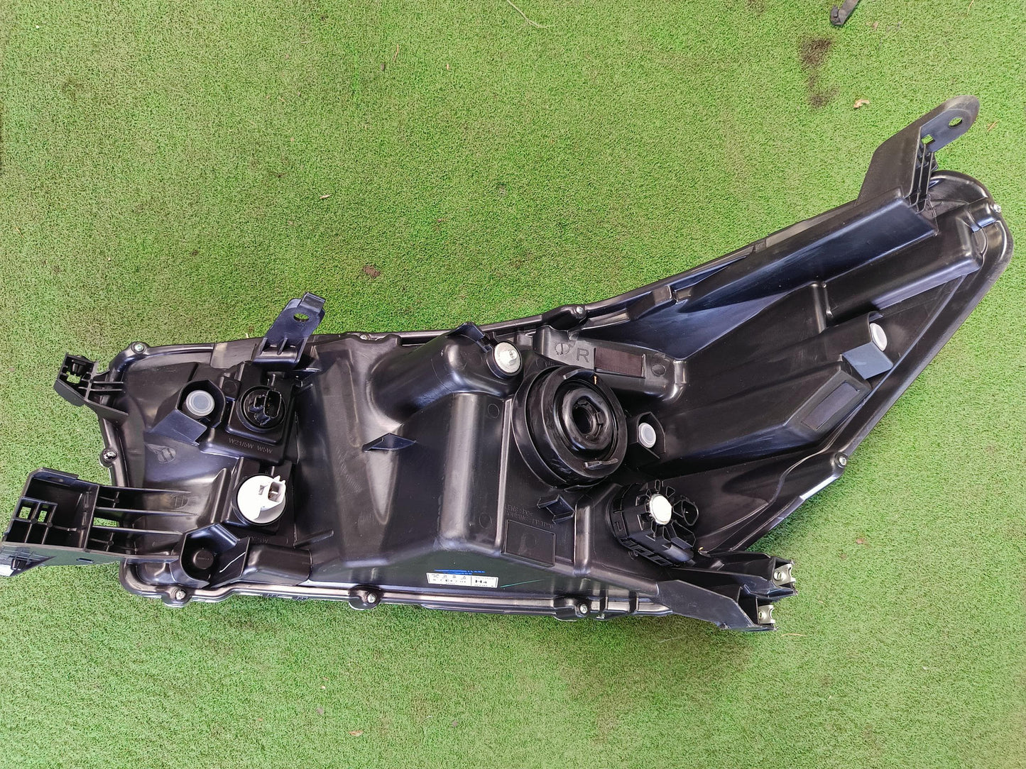 TOYOTA HILUX REVO (GUN125) 2015 4DOOR HEADLAMP RIGHT (NEW) (TYN07L-4031A-RNND)