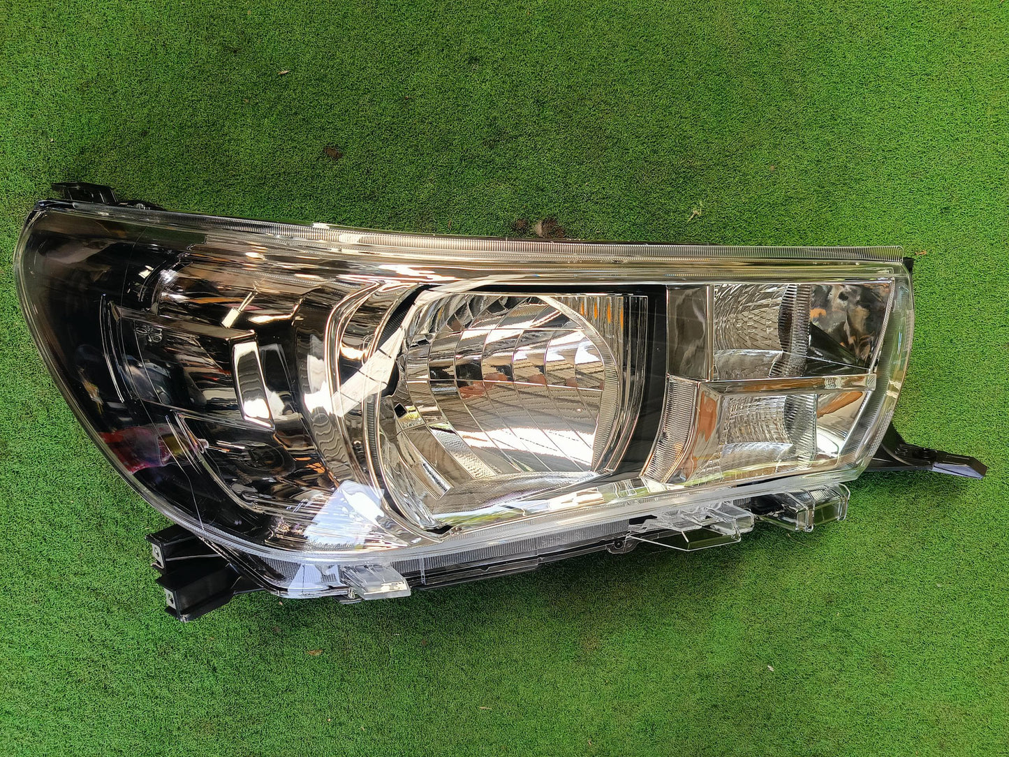 TOYOTA HILUX REVO (GUN125) 2015 4DOOR HEADLAMP RIGHT (NEW) (TYN07L-4031A-RNND)