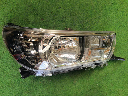 TOYOTA HILUX REVO (GUN125) 2015 4DOOR HEADLAMP RIGHT (NEW) (TYN07L-4031A-RNND)