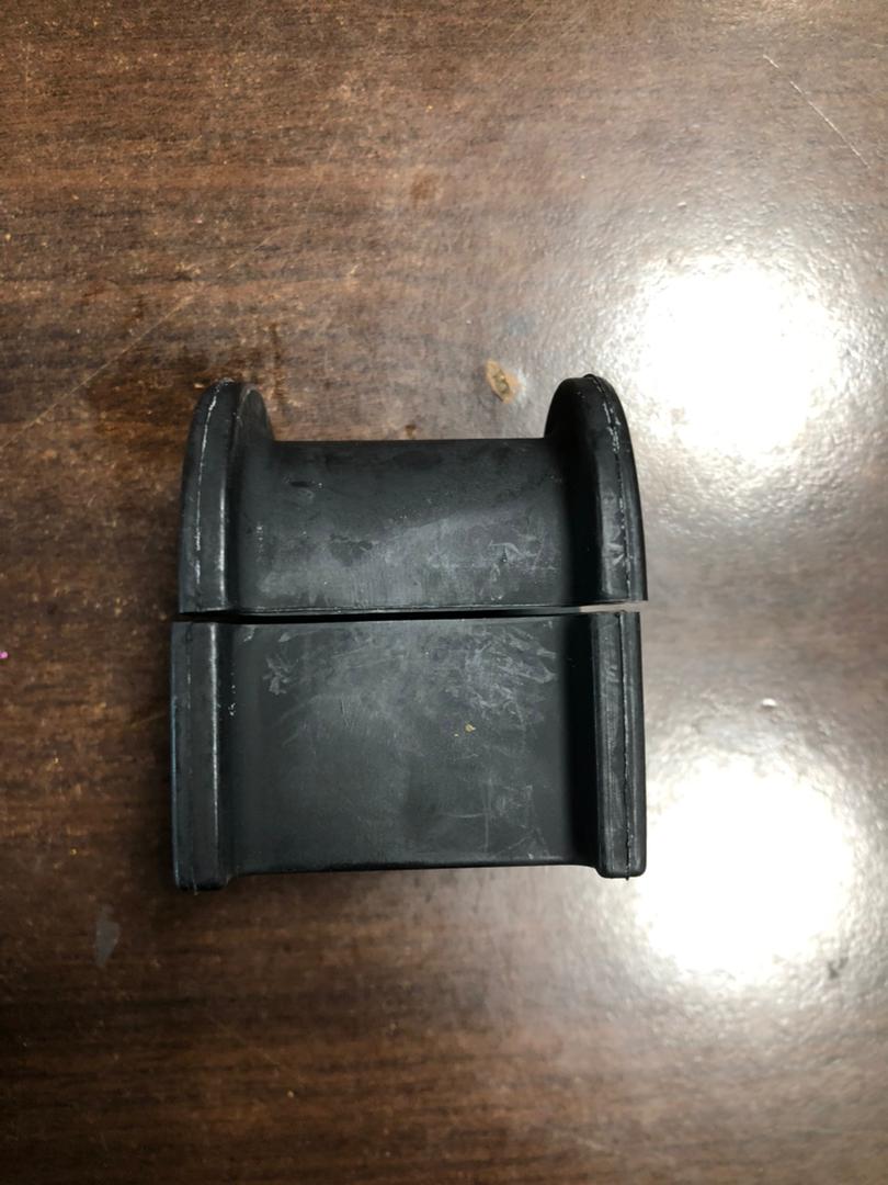 TOYOTA HILUX VIGO FRONT STABILIZER BUSH (48815-0K010) (NEW)