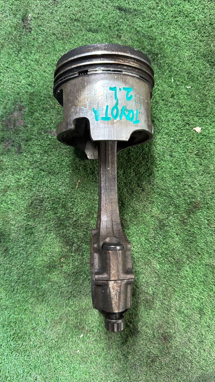TOYOTA 2L 2.4 PISTON CONROD (PST00001)