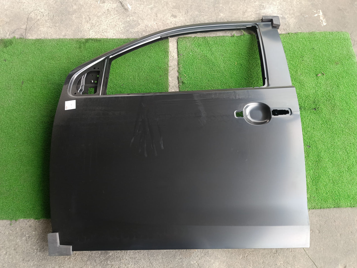 ISUZU DMAX 2013 VCROSS 4DOOR FRONT DOOR LEFT (ISK05E-261NA-LNNA)