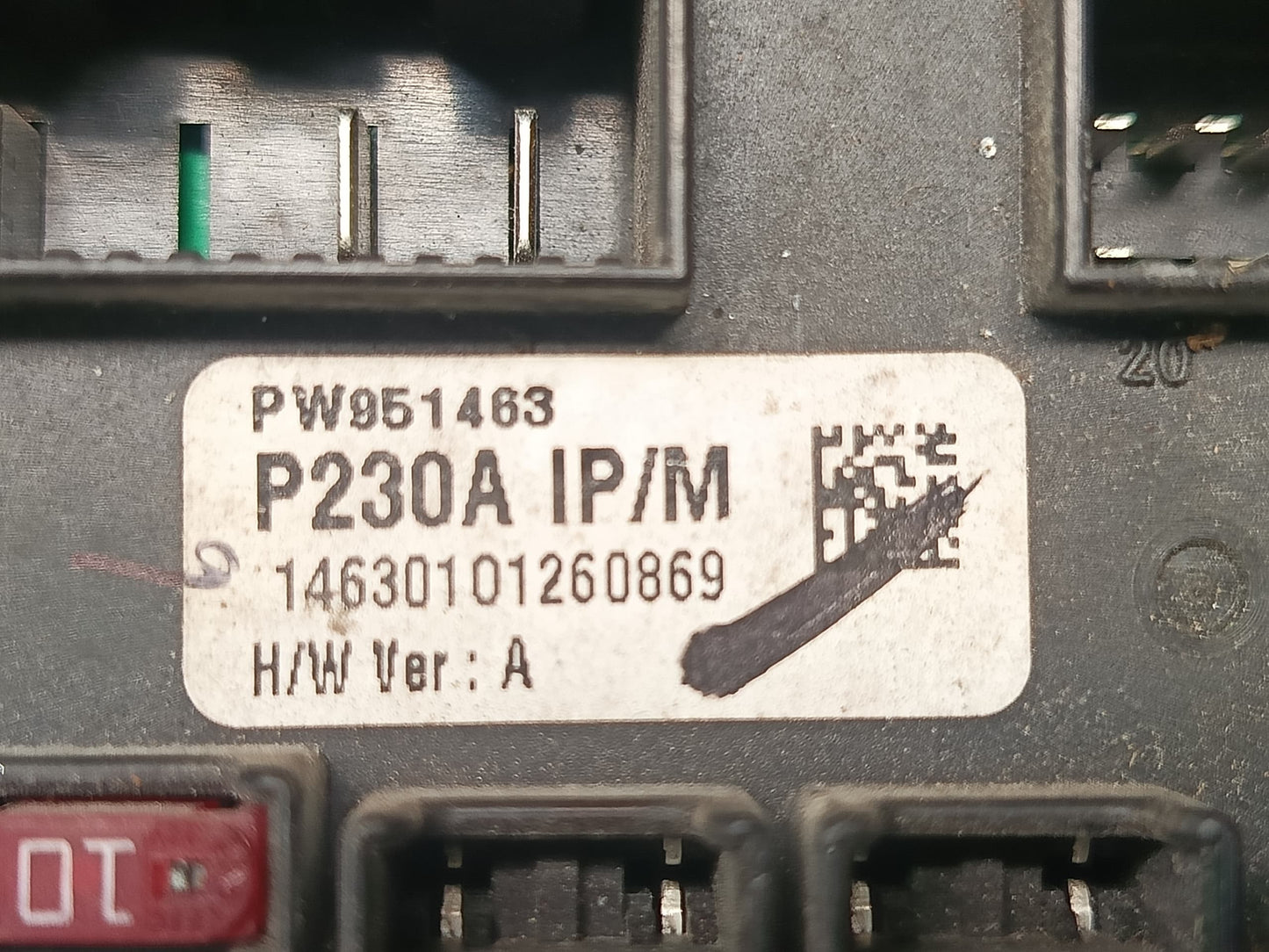 PROTON IRIZ FUSE BOX  (PW951463)