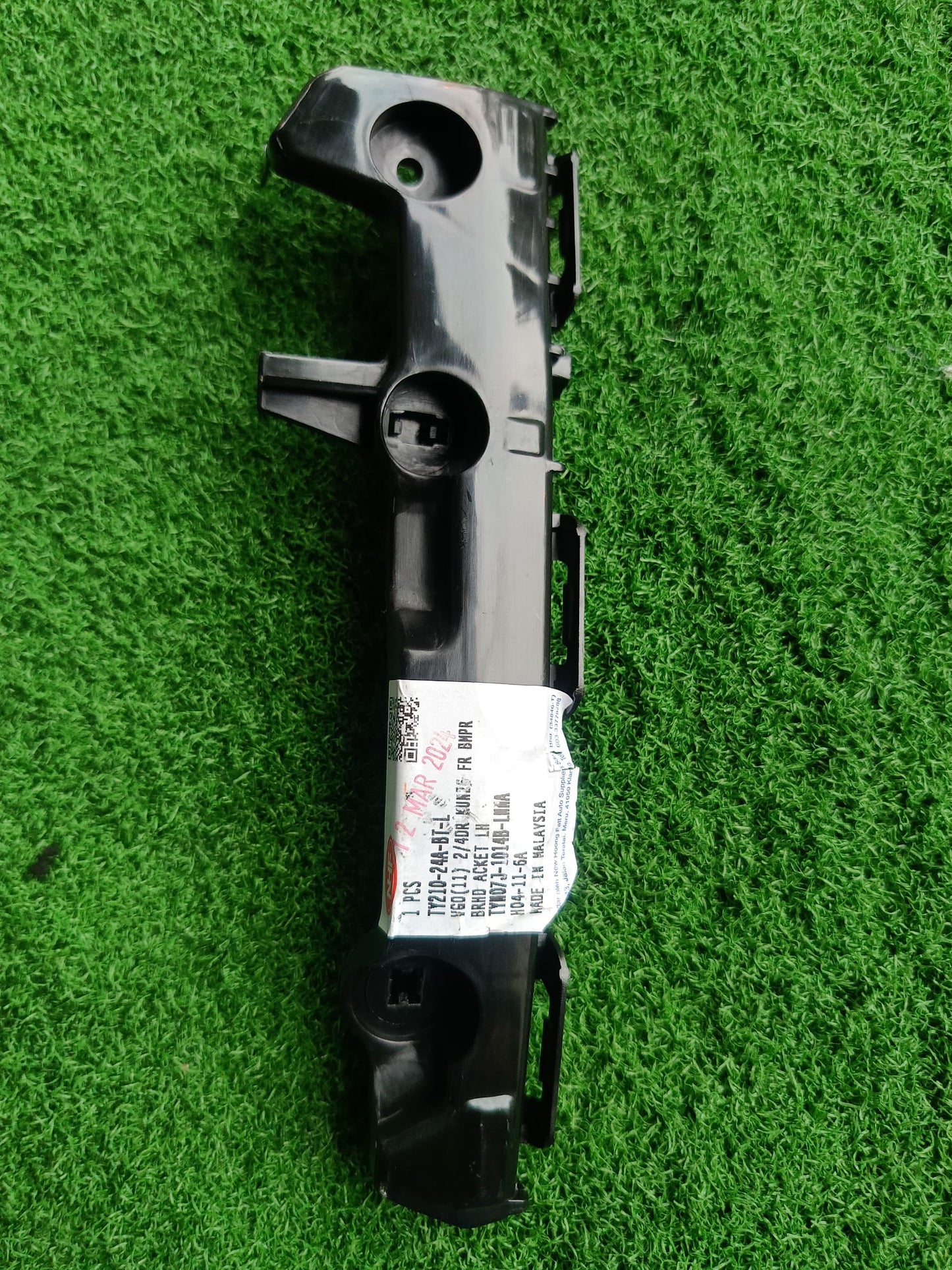 TOYOTA HILUX VIGO (KUN26) 2011 2/4DOOR FRONT BUMPER BRACKET LH (TYN07J-1014B-LNNA)