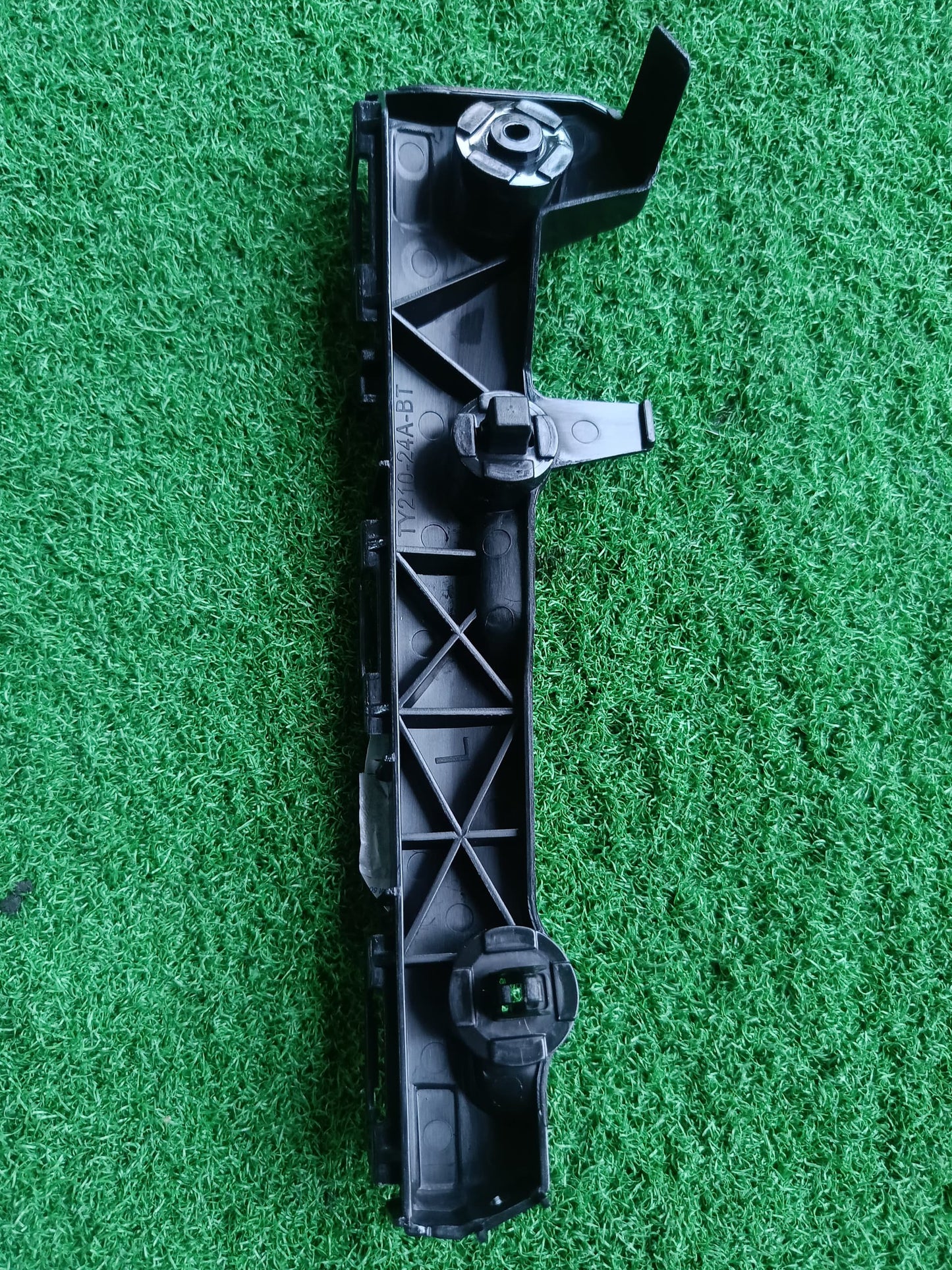 TOYOTA HILUX VIGO (KUN26) 2011 2/4DOOR FRONT BUMPER BRACKET LH (TYN07J-1014B-LNNA)